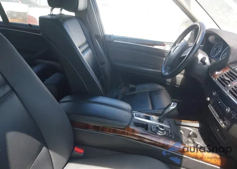 2013 BMW X5 xDrive35I/xDrive35I Premium/xDrive35I Sport Activity z USA, uszkodzony, nr VIN 5UXZV4C56D0G54760